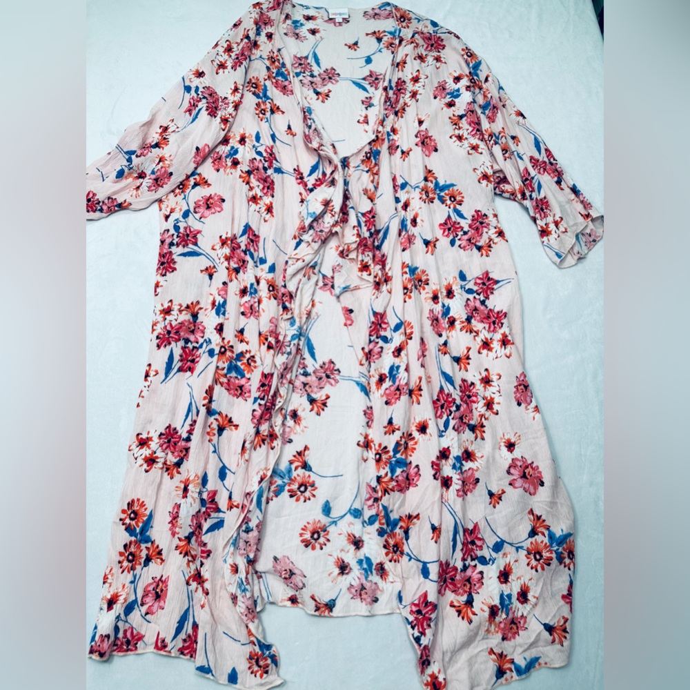 LulaRoe Long Sleeve Pink Floral Shawl Womens‎ Size Large